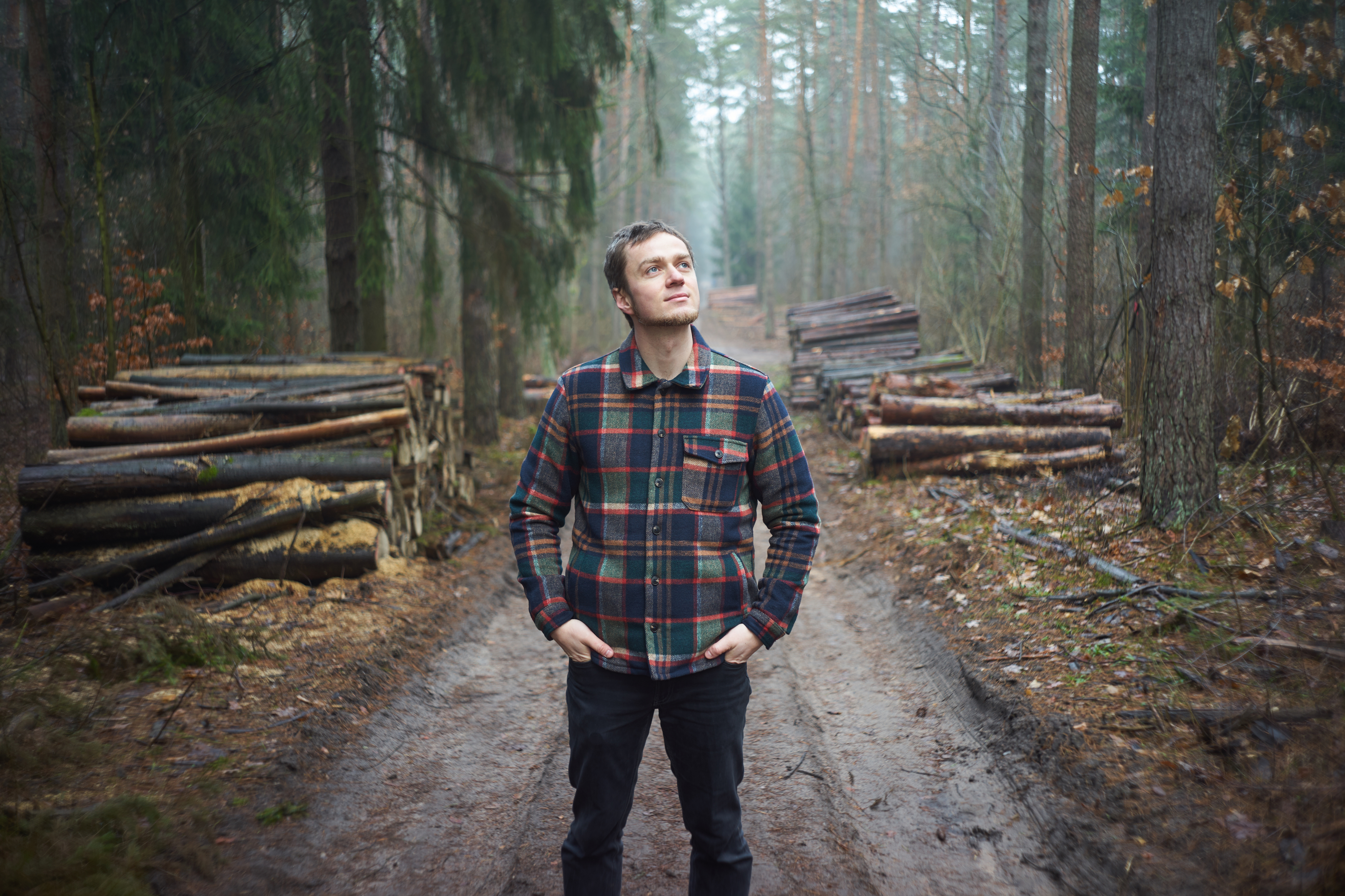 mann in wald